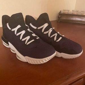 LeBron 16 low Basketball shoes never won no box